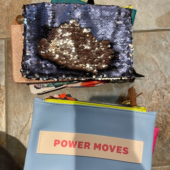 IPSY bag bundle!! 25 never used IPSY bags!! - Picture 9 of 9